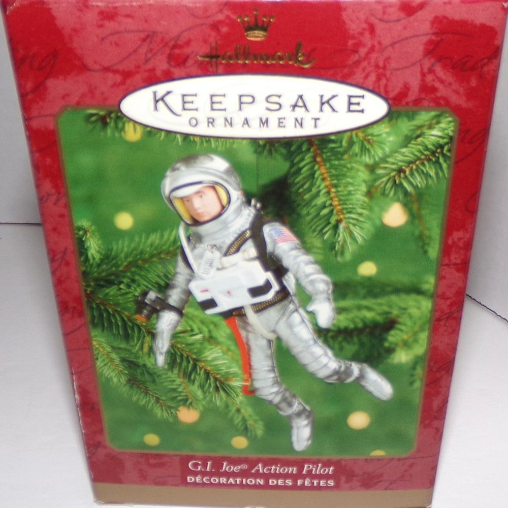 HALLMARK KEEPSAKE ORNAMENT "G.I. JOE ACTION PILOT" SO DETAILED SO COOL! LOVE IT!